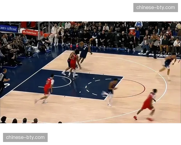 快船骑士交易后对决 莱昂纳德独扛攻防重任 快船骑士交易后对决 莱昂纳德独扛攻防重任